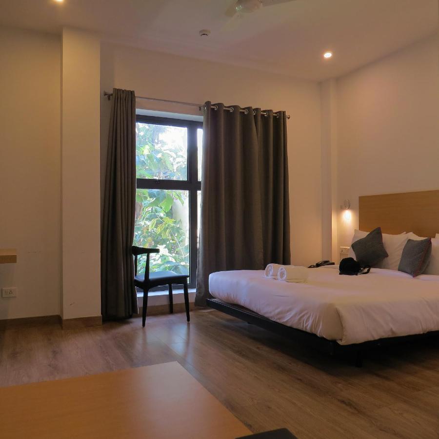 Hotel Sm Hives à Bhubaneswar Extérieur photo